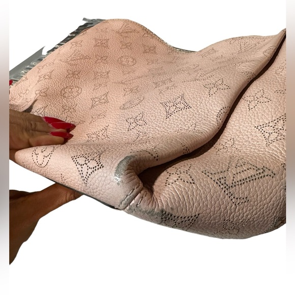 LOUIS VUITTON Babylone Mahina Calfskin Leather Shoulder Bag Pink - Picture 11 of 15